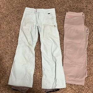 Burton women’s snowboard pants with separate pant liner.